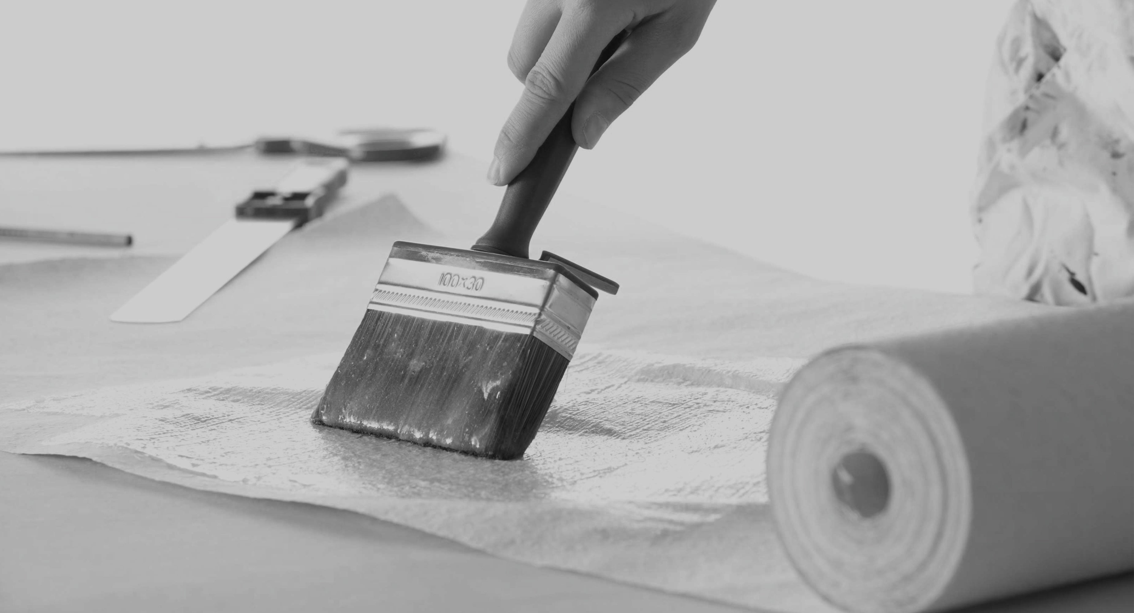 How To Install Traditional Wallpaper: Step-By-Step Guide - CostaCover