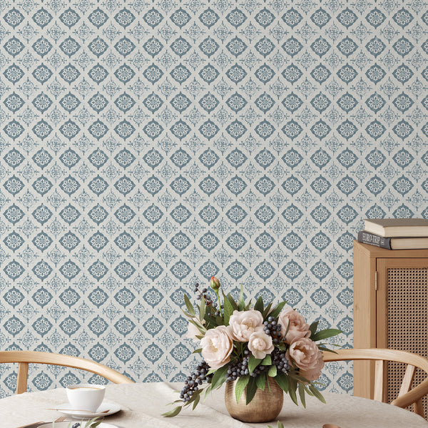 Timeless blue damask wallpaper featuring diamond-set medallions and distressed details, creating a relaxed yet structured aesthetic for entryways or bedrooms. The pre-pasted, removable design is ideal for vintage-inspired home decor.